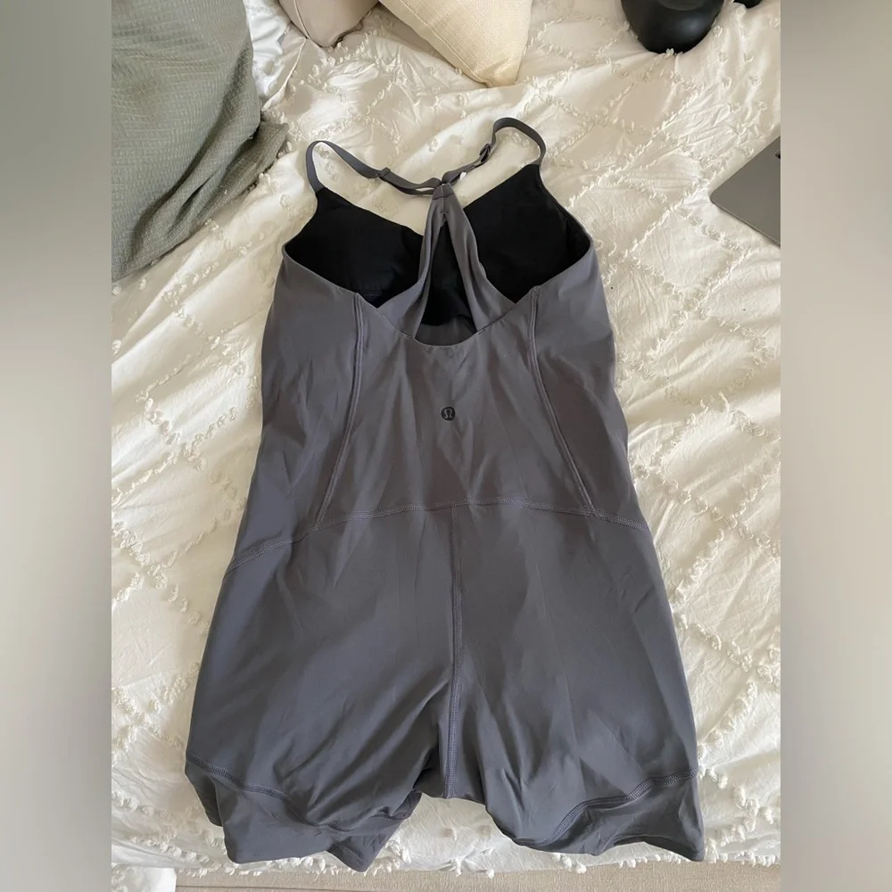 Lululemon one piece! Barely worn- grey size 6 - Picture 2 of 3